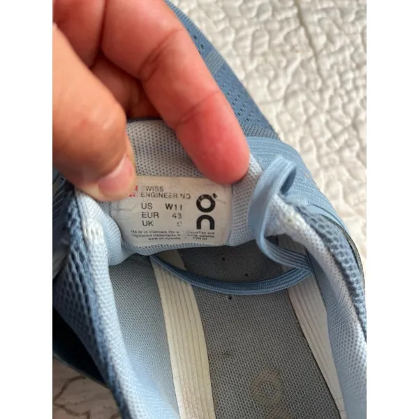 On Cloud Blue Running Shoes Women Size 11 - Image 5