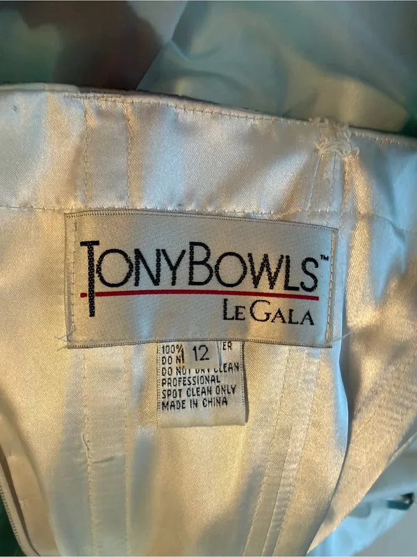 Gorgeous Vintage Y2K Tony Bowls Le Gala Prom Gown - Image 6