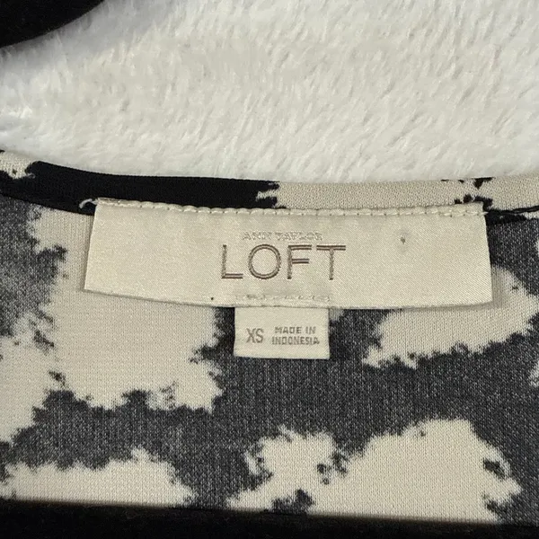 LOFT XS Animal Print Faux Wrap Dress Black White Short Sleeve Stretch Career - Image 5