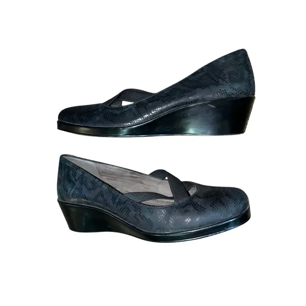 Michelle D Shoes Womens 8 Used Black Snake Skin Texture Wedge - Image 12