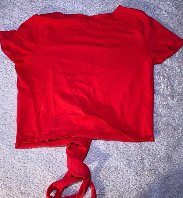 Hollister Red Crop Top - Image 3