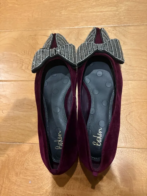 Boden beaded bow pointed velvet flats shoes burgundy sz 38 7.5 8 - Image 4