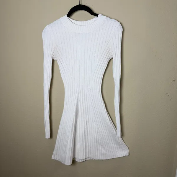 HOLLISTER Cream Sweater Dress Skater Fit and Flare Size Small - Image 2