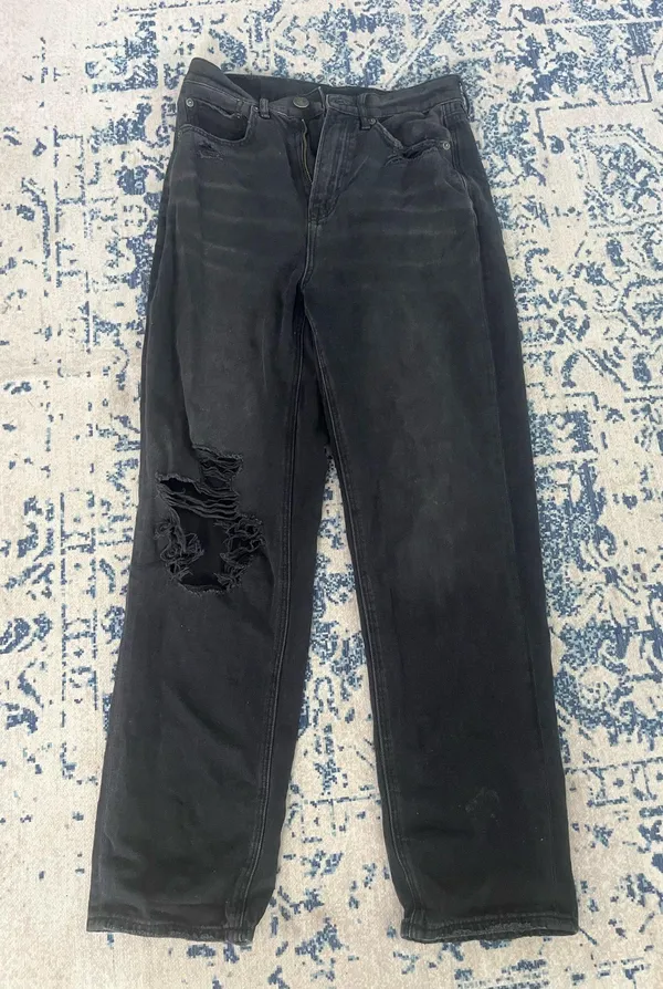 American Eagle Black Jeans Mom - Image 2