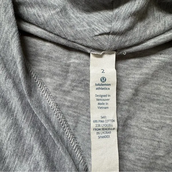 Lululemon Women’s Radiant Long Sleeve Top Size 2 Gray Surplice V Neck Athletic - Image 9
