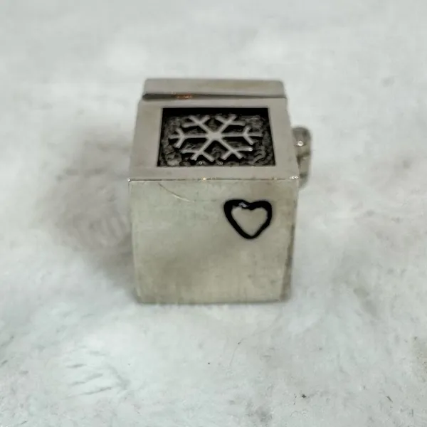 Vintage Metal Wish Prayer Box Charm Pendant with Snowflakes Hinged Magnetic Top - Image 3