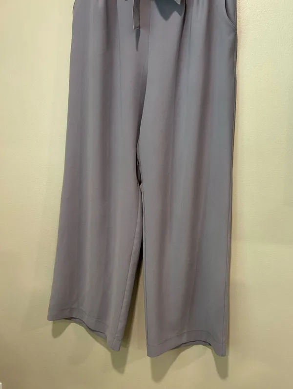 Lululemon Nior high rise, wide leg pants - Image 6
