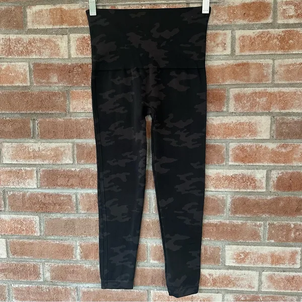 Spanx Camouflage Camo Cropped Leggings Seamless Women’s Small Black Athletic Gym - Image 6