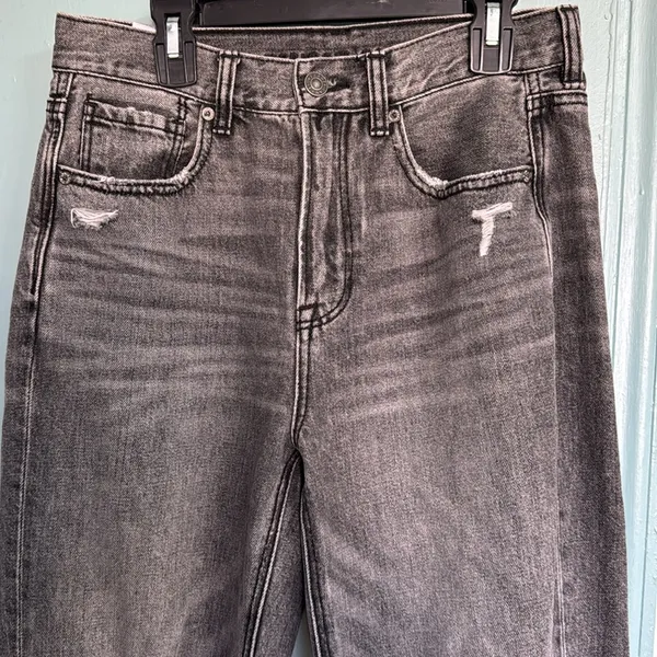 American Eagle Gray Distressed Mom Jeans Size 4 - Image 4