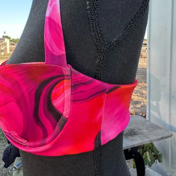 WHITE FOX WOMENS MEDIUM Vibrant Pink top - Image 4