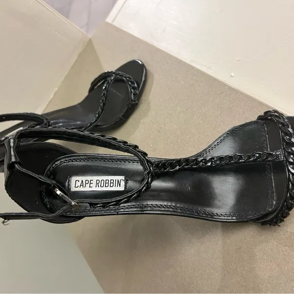 Cape Robbin”size 9 black heels- great shape! Holiday fit! - Image 4