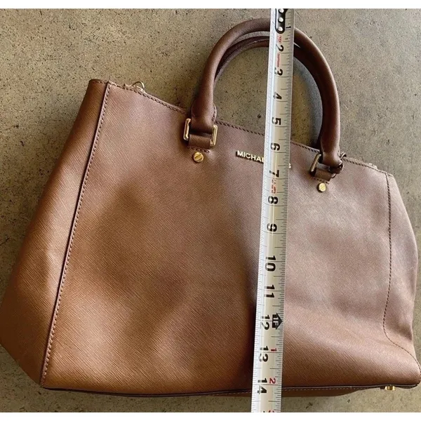 Vintage Michael Kors Women’s Handbag Bag Brown Gold Saffiano Leather Tote - Image 5