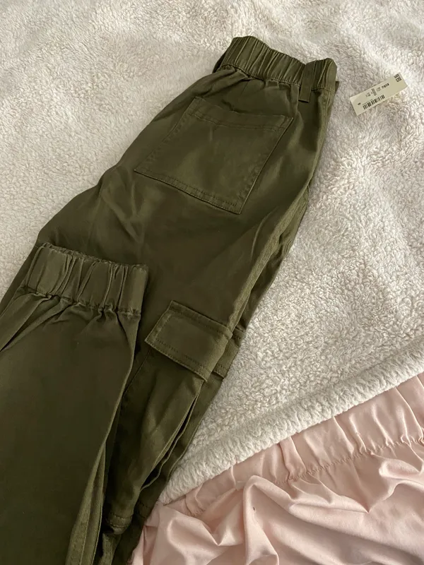 Aeropostale Cargo Pants - Image 3