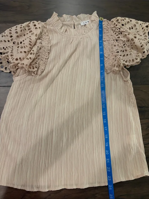 THML Beige Eyelet Sleeve Top Sz M - Image 8