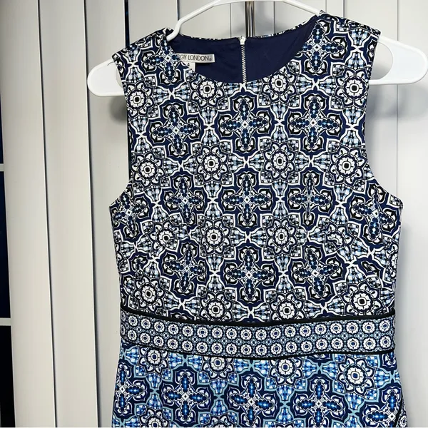 MAGGY LONDON sleeveless‎ dress blue and white back zipper size 4 cocktail party - Image 3