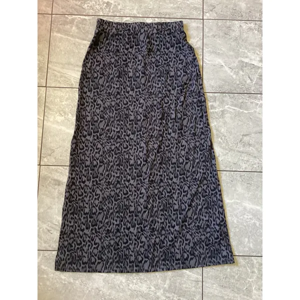 Halara NWOT Leopard Print Maxi Skirt Gray Black Elastic Waist Side Slit Size M - Image 6