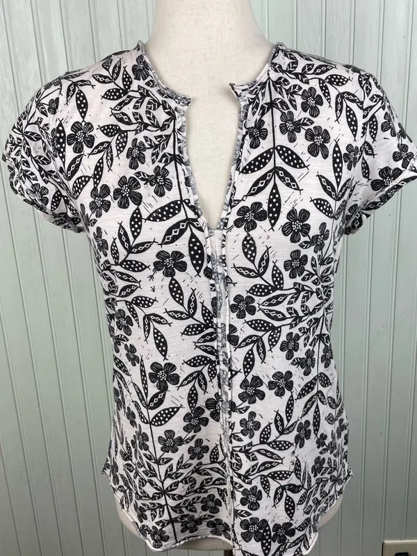 Anthropologie Press Relief Pilcro Spliced-Neck Tee Size Small Black White Floral - Image 6