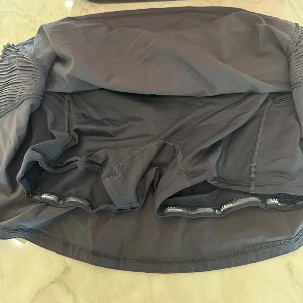 EUC: Lululemon Play Off The Pleats Skirt - Image 6
