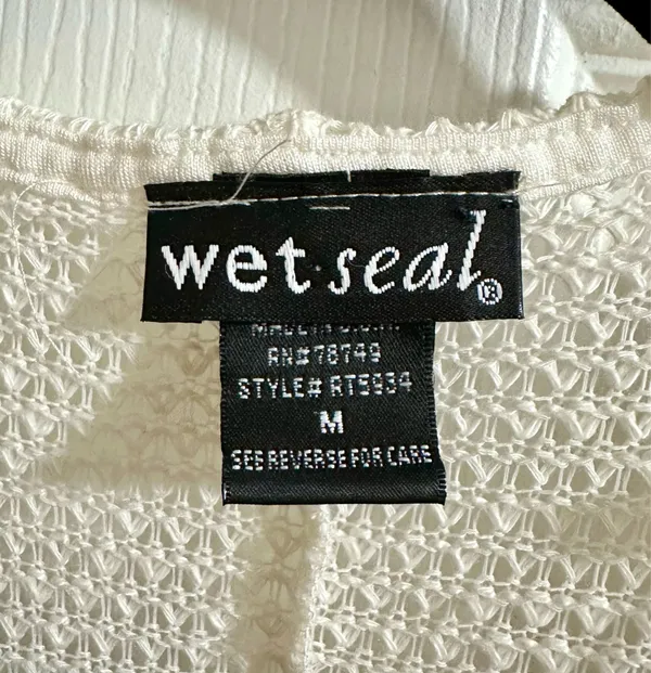 Wet Seal Cream color crotchet shawl size medium - Image 7