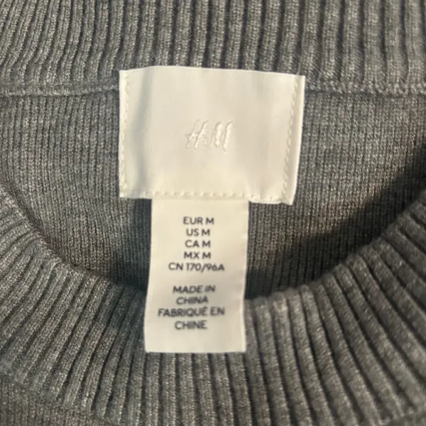 H&M Gray Sweater - Image 3