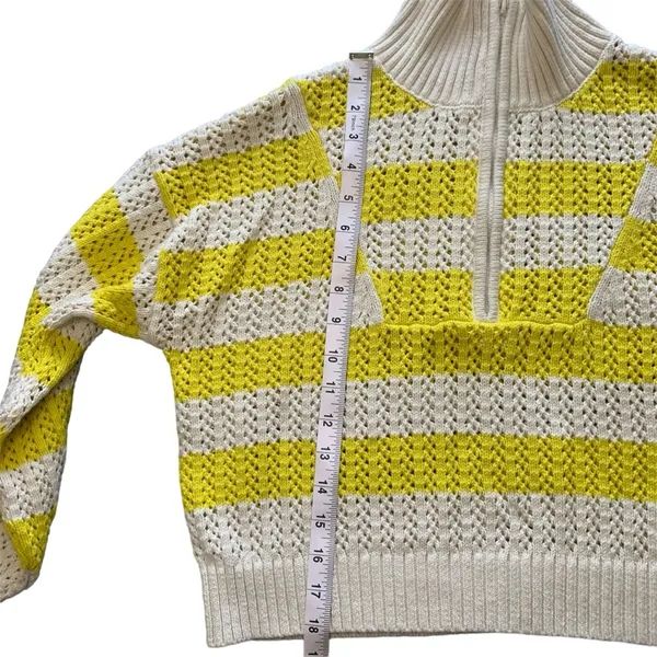A new day yellow and white crochet pattern sweater size medium - Image 5