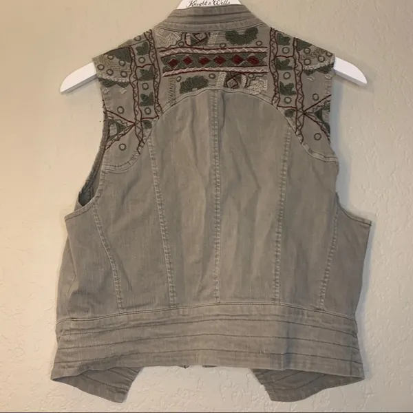 BKE Outerwear womens brown embroidered zip up pocket motorcycle vest size L - Image 2