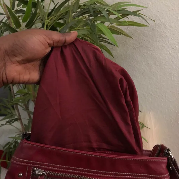 90s/2000s Y2K Vintage Burgundy res leather shoulder hand bag purse. #whimsygoth #grunge #tomantic #coquette #western boho - Image 3