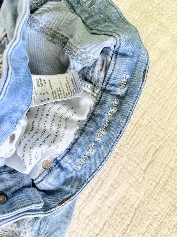 American Eagle Curvy Jeans - Image 5