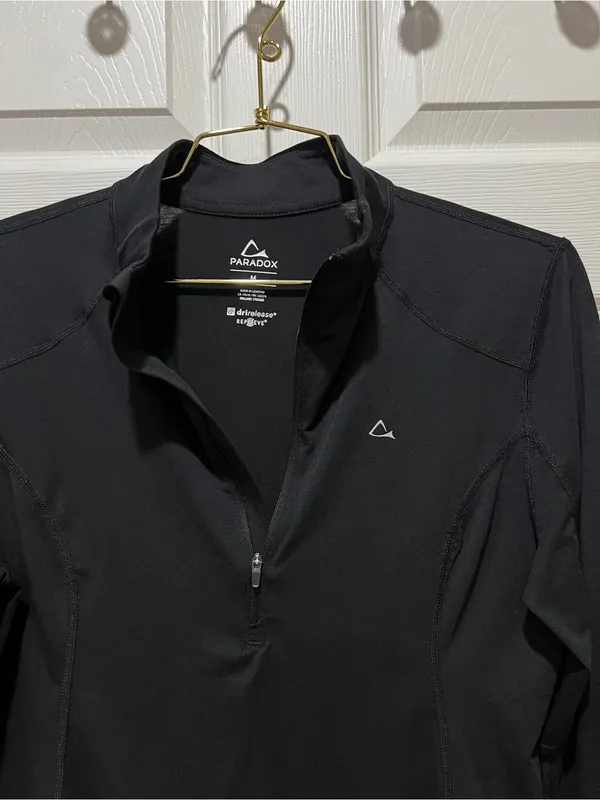 Paradox Women's Black Merino Blend Top Size Medium Long Sleeve With Thumbholes - Image 8