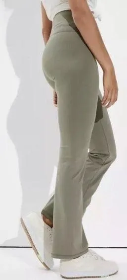 AMERICAN EAGLE The Everything Flare Pant Legging In Olive Green - Image 2