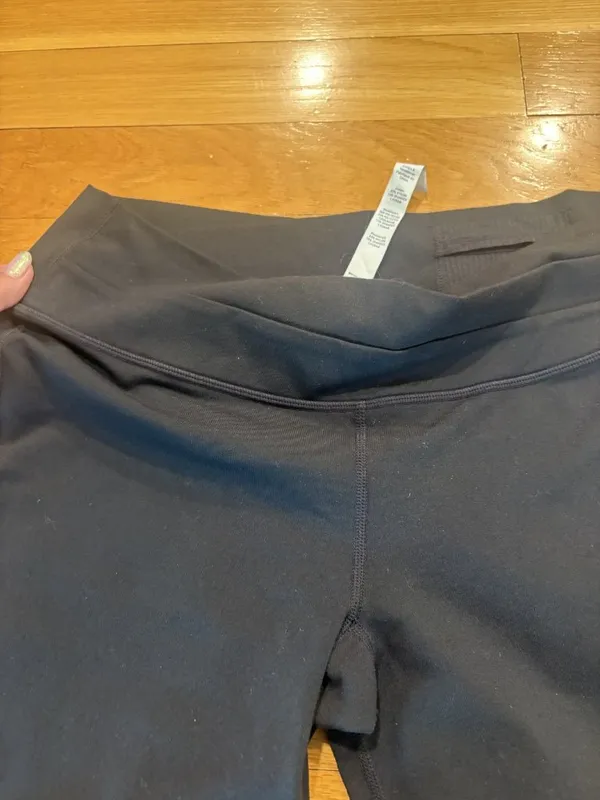 Lululemon Size 12 reg Wide Leg Athletic Pants - Image 3
