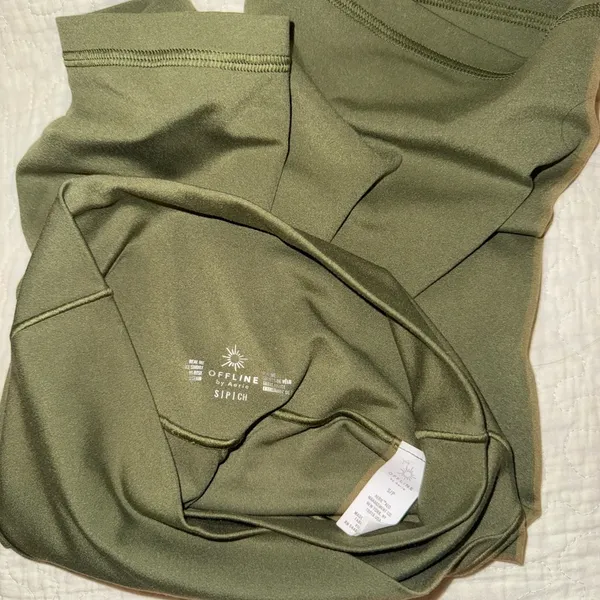 Offline by Aerie Biker Shorts Green‎ Size Small 7” NWOT - Image 2