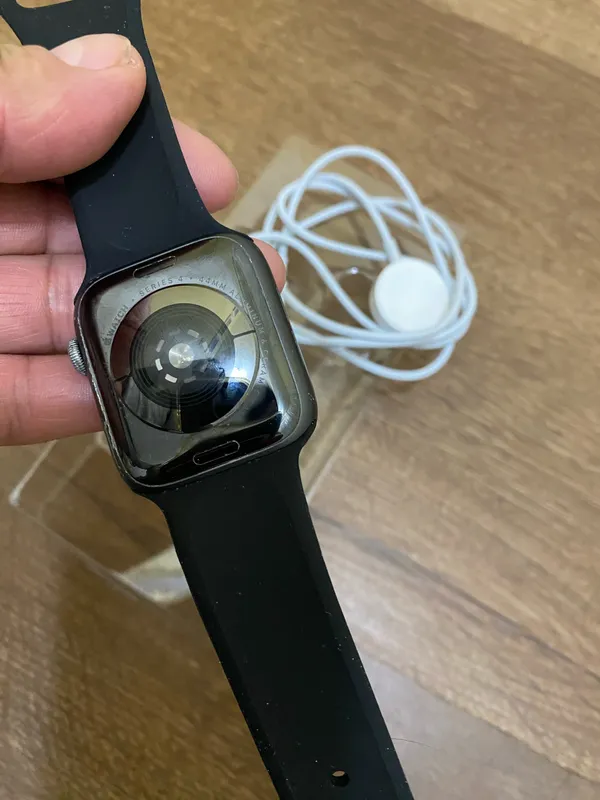Apple Watch Series 44mm 4 GPS + Cellular  - Image 3