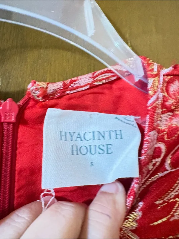 Hyacinth House Tuckernuck Janie Jacquard Mini Dress in Red & Silver - Image 5