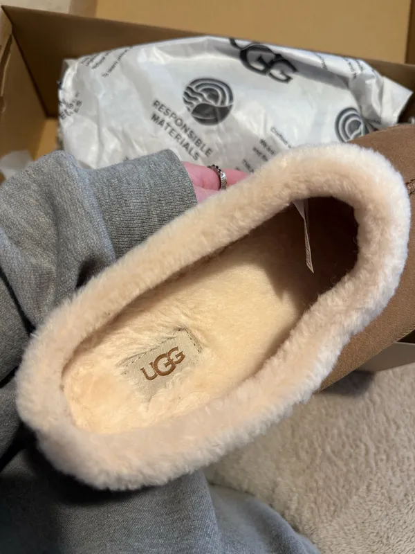 Women’s UGG Clogs Slip-On Platform - Image 10