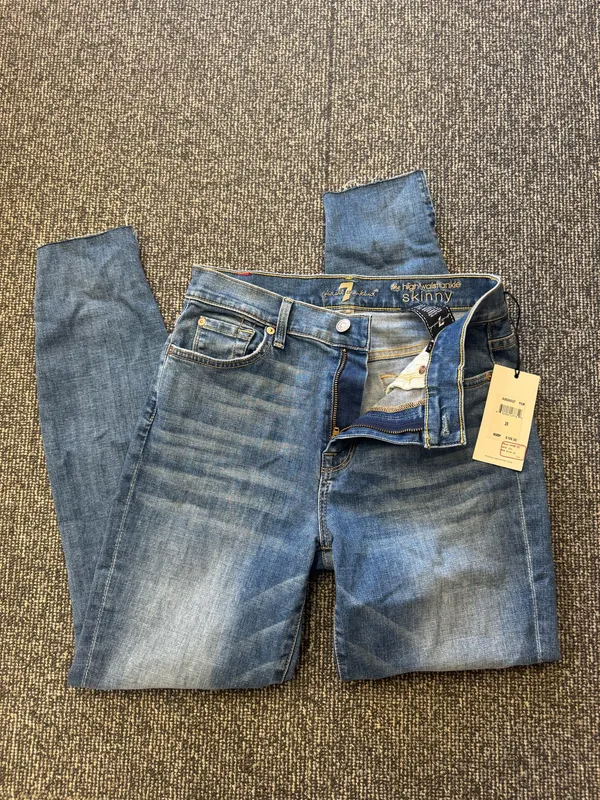 7 For All Mankind - Image 9