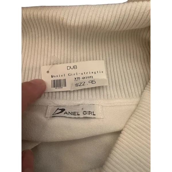 Daniel Girl White Cut Out Long Sleeve Dressy Blouse Women Sz M - Image 5