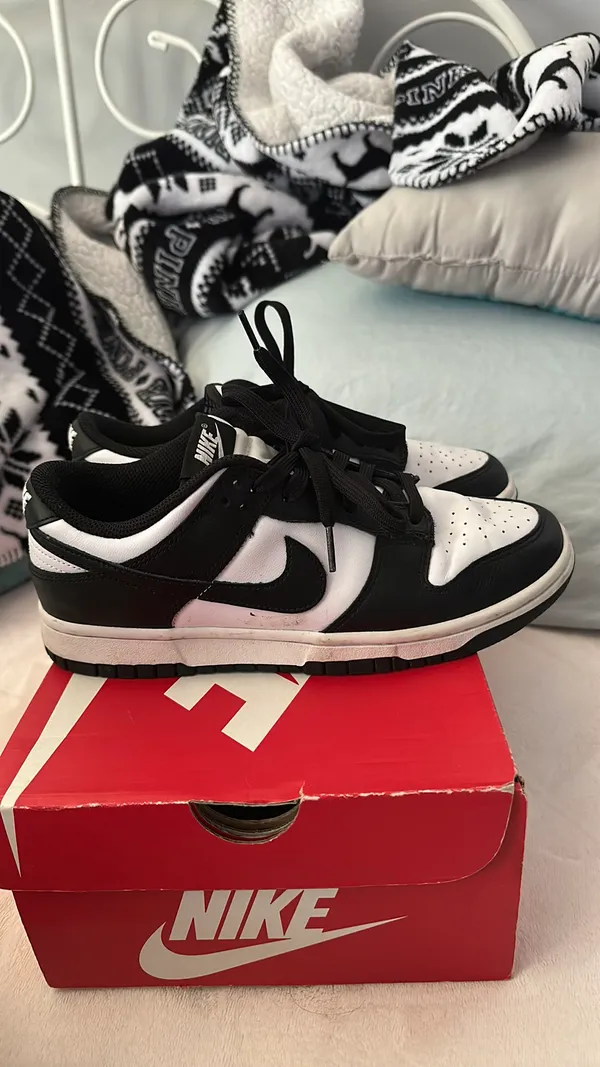 Nike Panda Dunk Low - Image 4