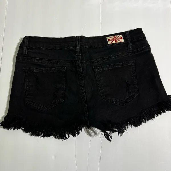 Machine Nouvelle Mode Black Denim Shorts Frayed Hems Size 28 USA Medium - Image 2