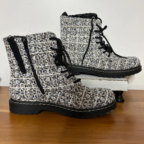 Torrid Navy Cream Tweed Combat Boots Wide Width 11WW Side Zip‎ Lug Sole 18827296 - Image 2