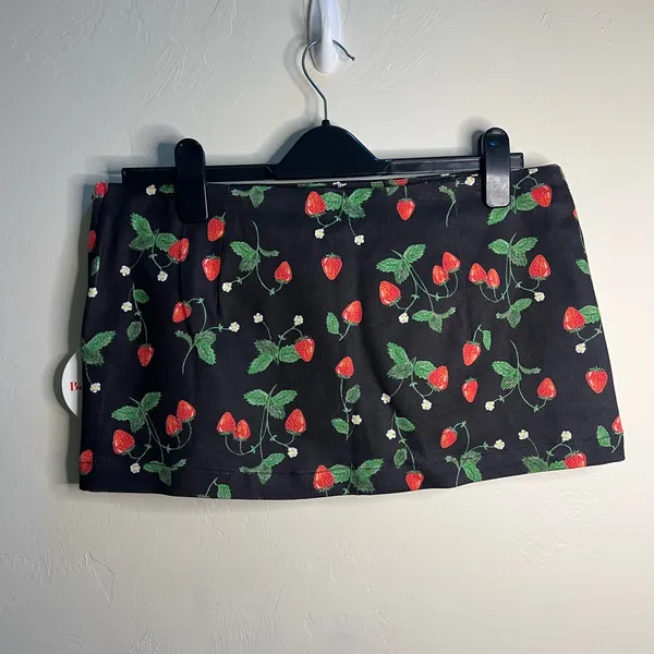 Stylish Black Mini Skirt with Strawberry‎ Design - Image 5