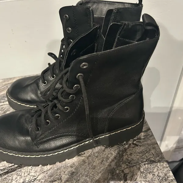 Women's Black sincerely Jules Lace-Up Boots - Image 3