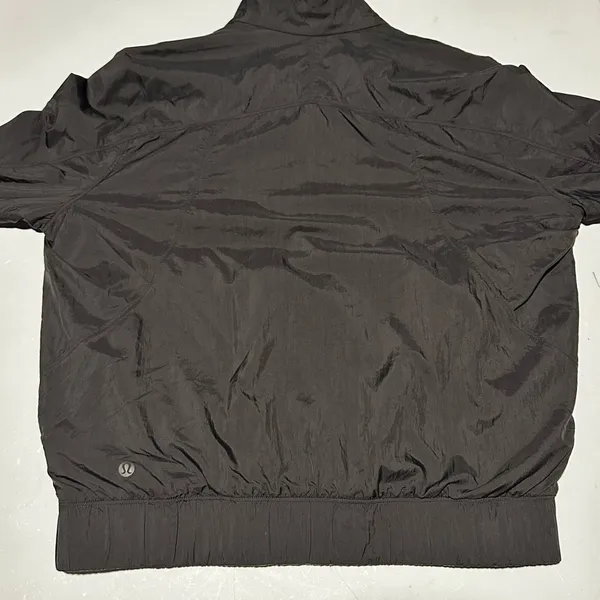 Lululemon Bombs Away Black / Olive Green Camo Print Reversible Zip Jacket Sz 6 - Image 8