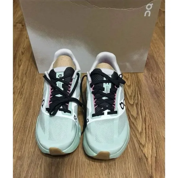 On CLOUDSURFER athletic training running lace up shoes sneakers women’s 7 new - Image 4