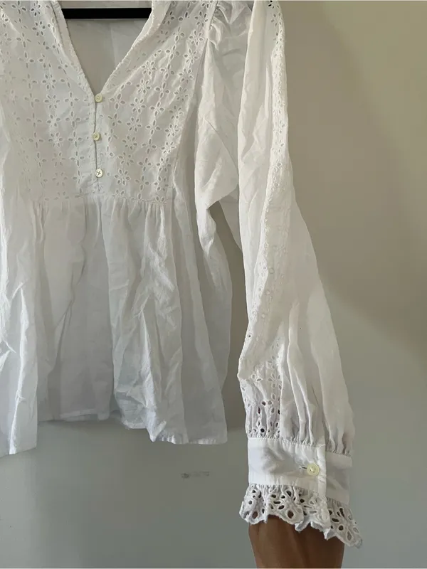 Loft White Eyelet Cotton Peasant Top Medium Cottagecore Romantic Prairie Coastal - Image 4