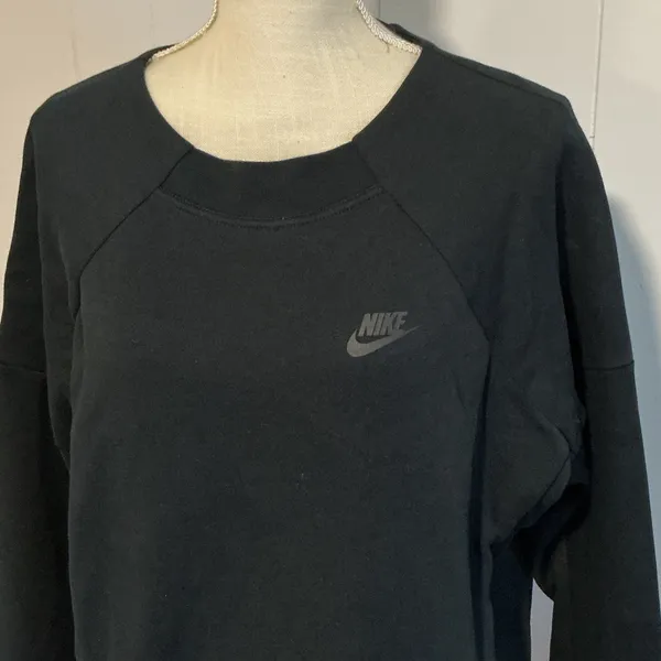 Nike Black Women's Pullover Crew Sweatshirt - Image 2