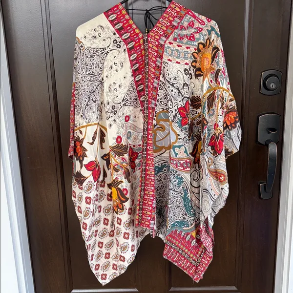Like New Chico’s Multi/Pattern Poncho Top Size Small / Medium - Image 9