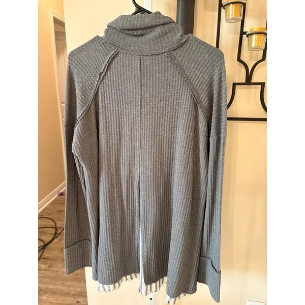 Umgee USA Womens Gray Waffle Knit Cowl Neck Frayed Fringe Hem Top Large - Image 6