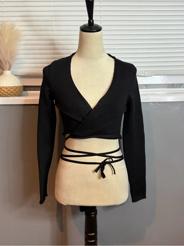 Zara Black Wrap Tie Long Sleeve Crop Top Size Medium - Image 2
