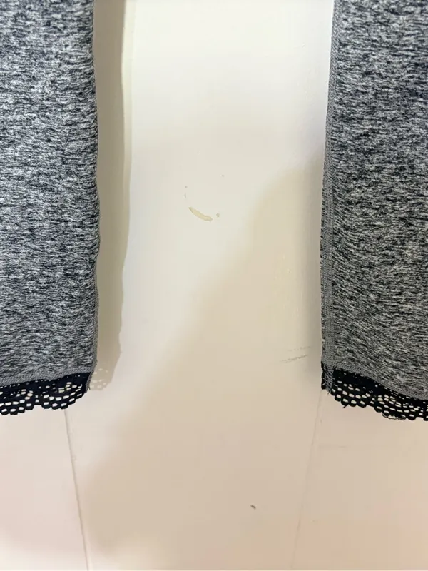 Beyond Yoga Heather Gray Black Lace Trim High Rise Leggings Size M - Image 4